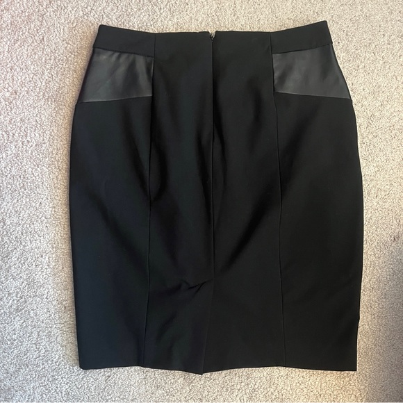 Black rw&co pencil skirt size 6 - Picture 3 of 3